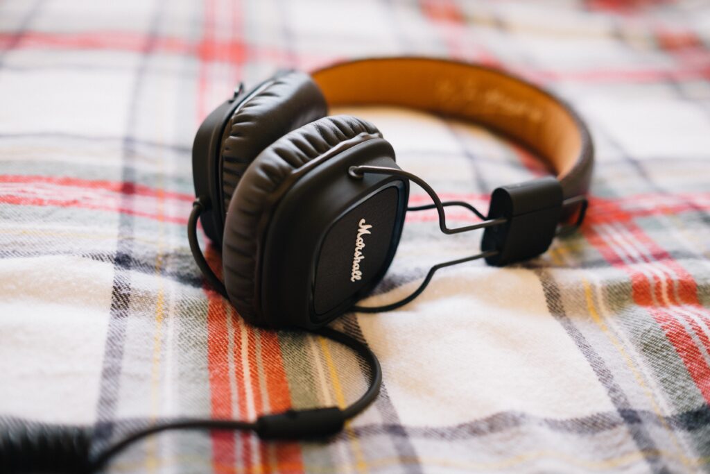 eksa-wireless-headphones