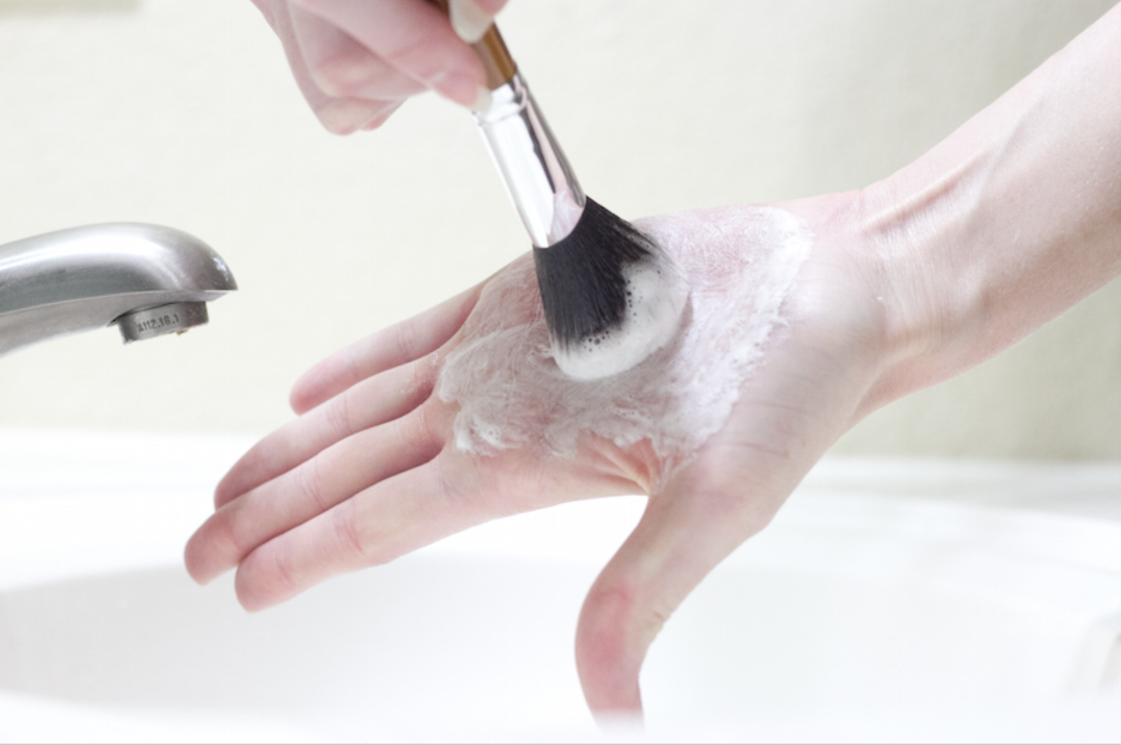 cleaning makeup brush